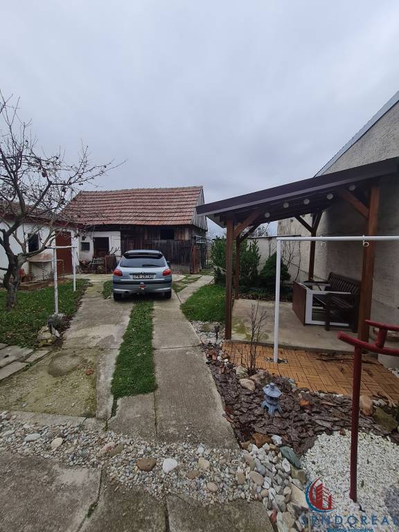 REZERVOVANÉ Predáme 4.izb RD pozemok 734m - 11