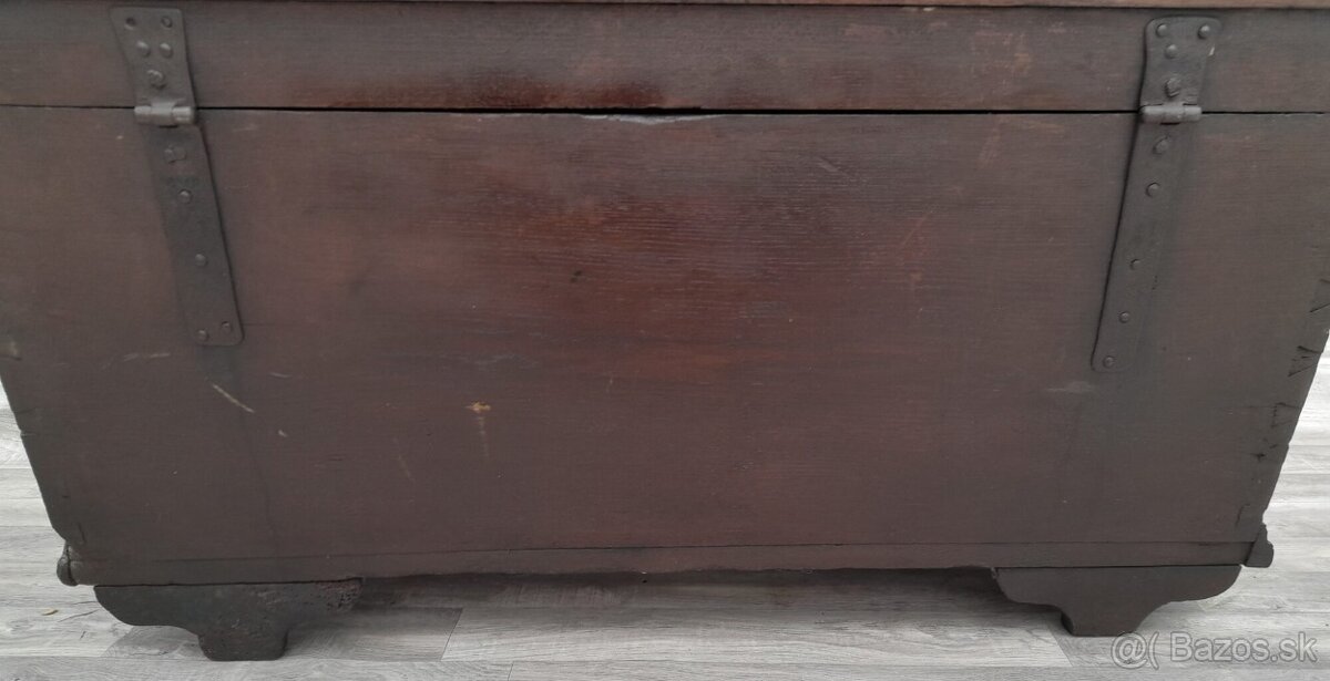 Truhlica dubová z roku 1812 . - 11