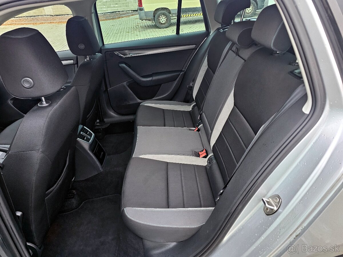 Škoda Octavia Combi 1.6 TDI M6 4x4 Ambition DVD ACC Ťažné - 11
