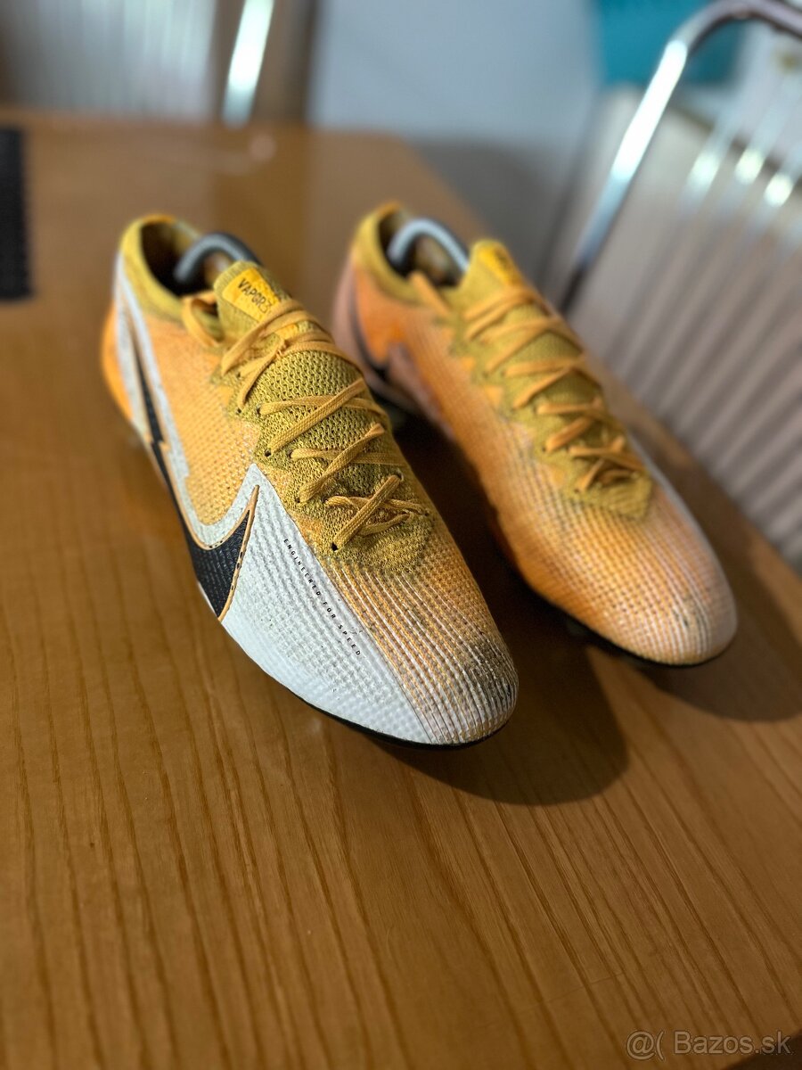 Nike mercurial vapor kopačky UK 8,5 - 11