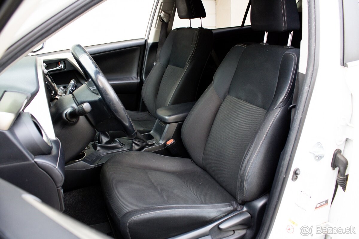 Toyota RAV4 2.0 111kw MT/6 4x4 2013 / Kúpené na Slovensku - 11