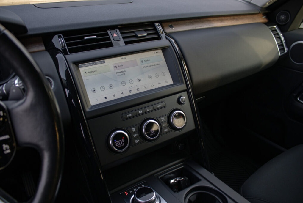 Land Rover Discovery 3.0 SDV6 SE - 11