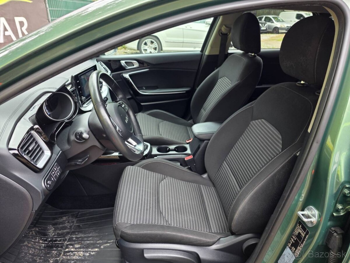 Kia Ceed SW 1.5 T-GDi Gold A/T - 11