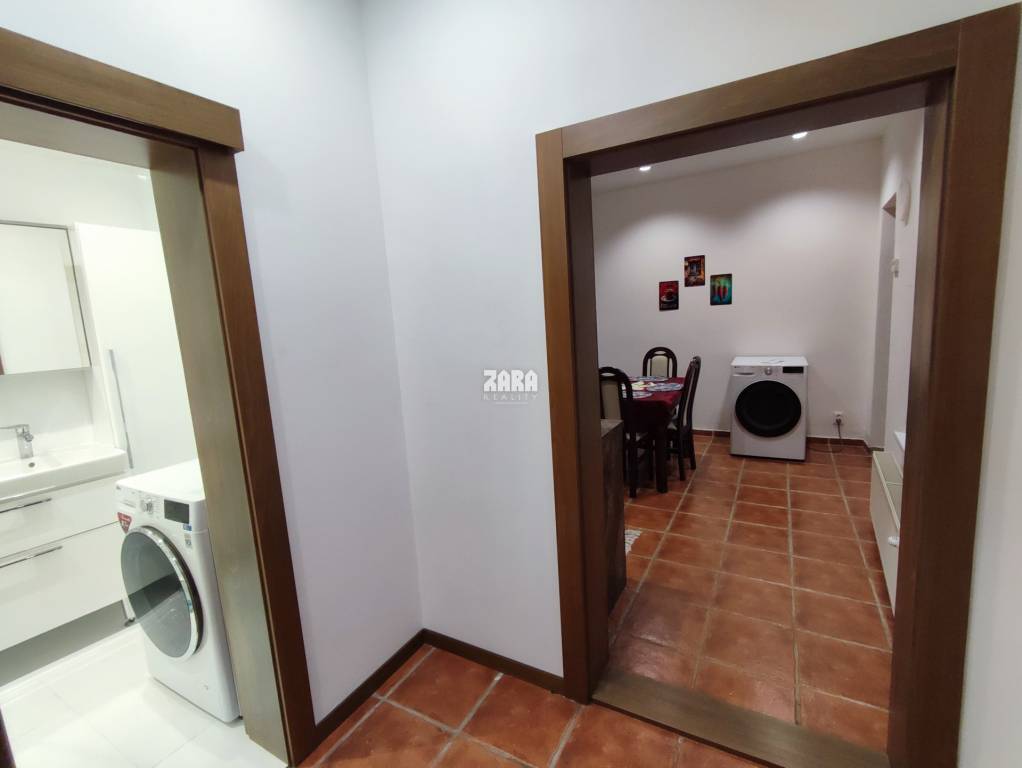 Staré Mesto-ul. Hlavná, 2 izb. tehlový pavlačový byt, 61 m2. - 11