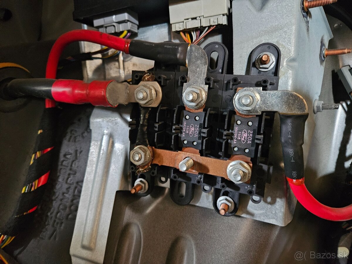 Rozpredám Jaguar XF 2.7d 152kw - 11