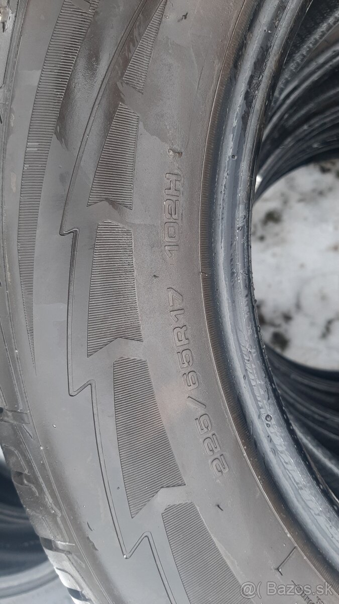 225/65r17 106H Nokian zimne - 11