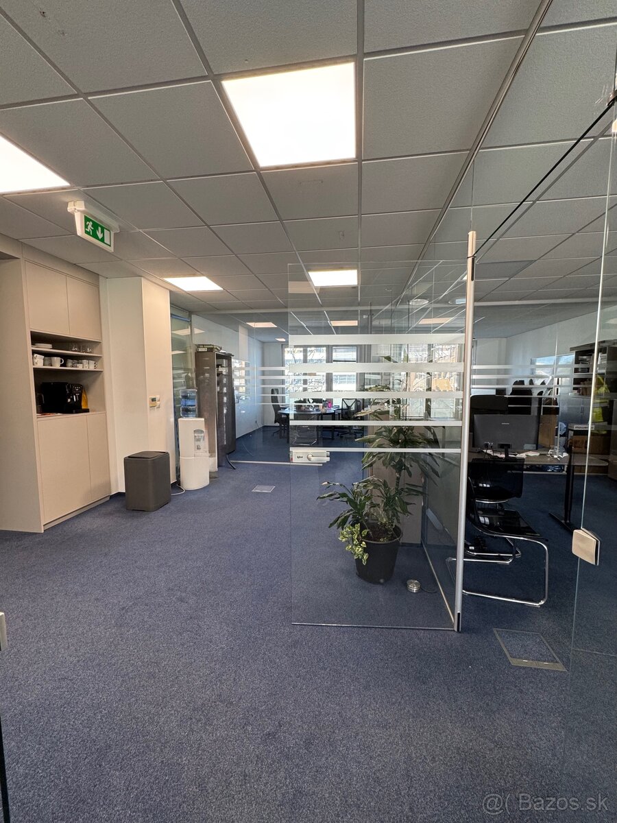 Nadštandardné kancelárske priestory Trnavská cesta - 11