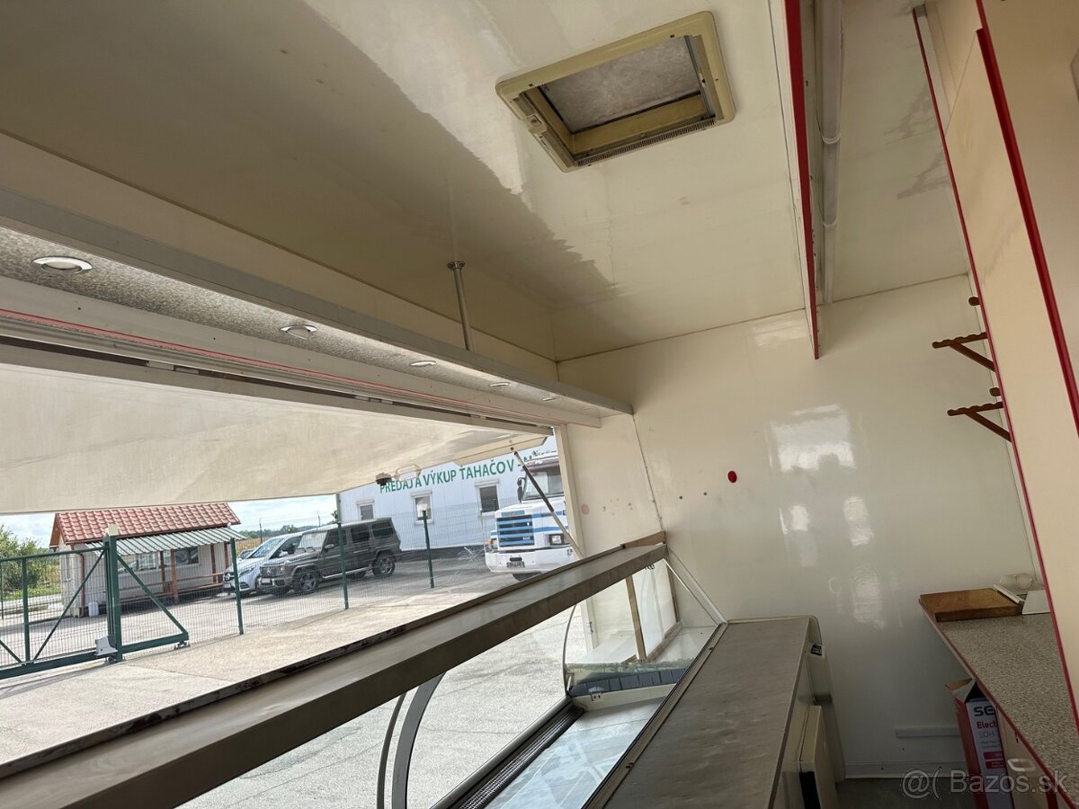 Polcam pojazdná predajňa 2004 VIN 022 - 11