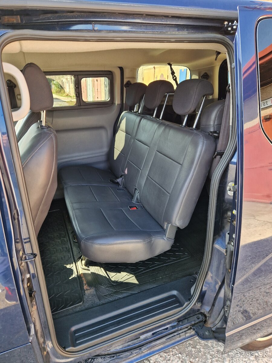 Nissan NV 200 - 11