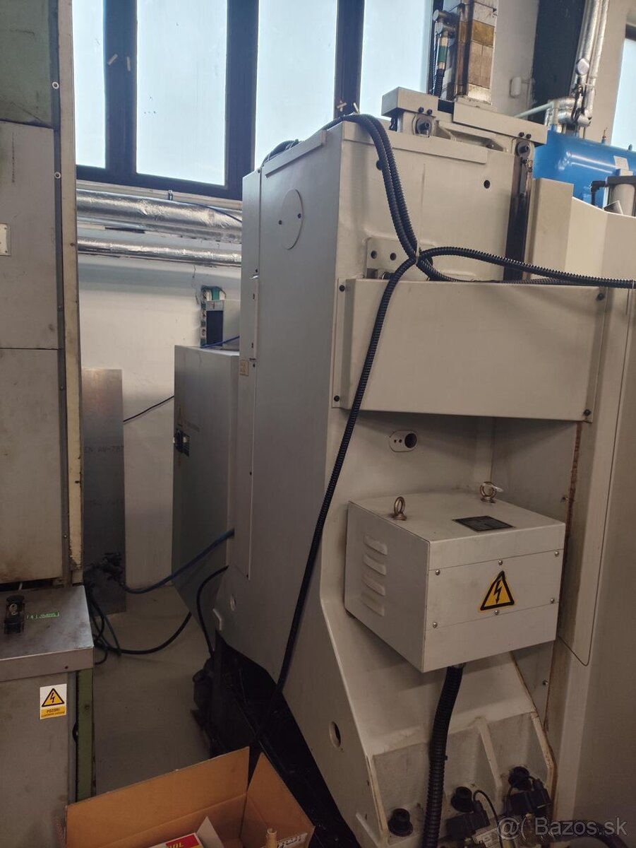 Obráběcí centrum (vertikální) INTOS VOC 1000 - 11