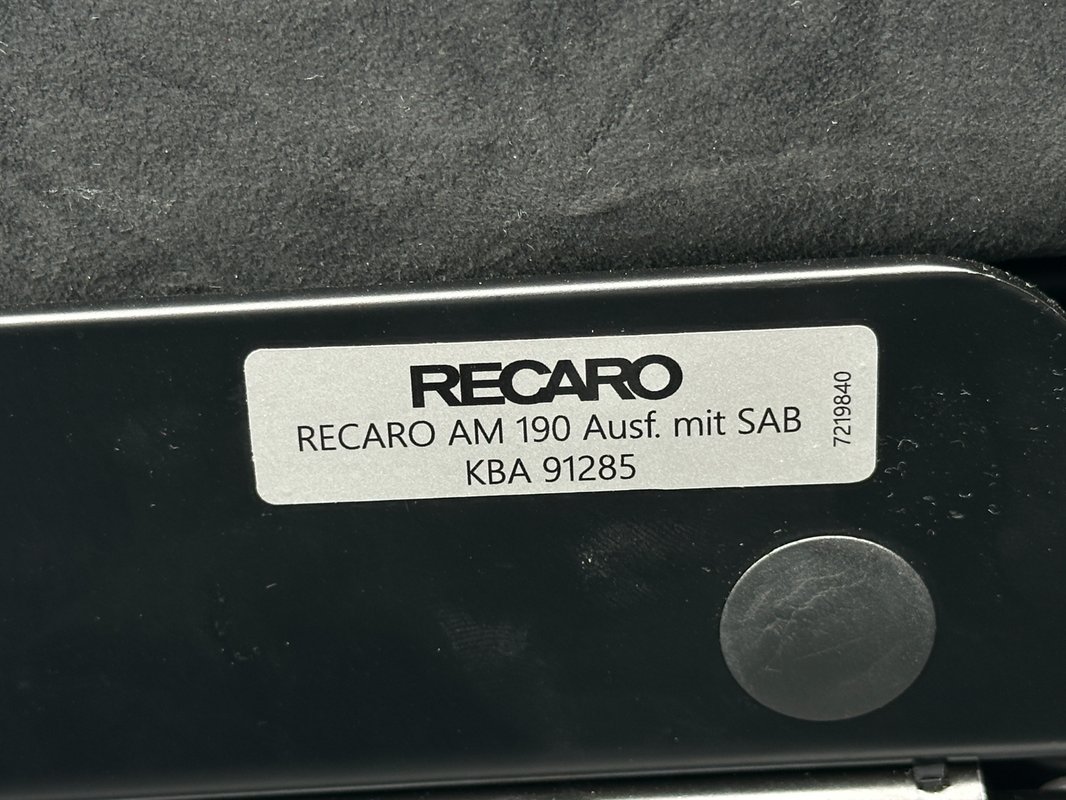 BMW M2 Competition - 11