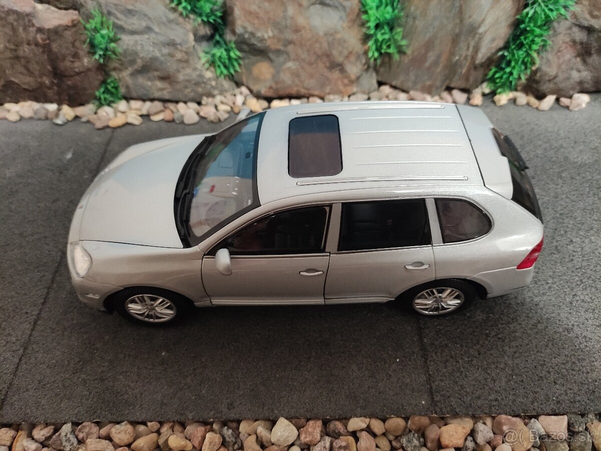Prodám model 1:18 Porsche cayenne S - 11