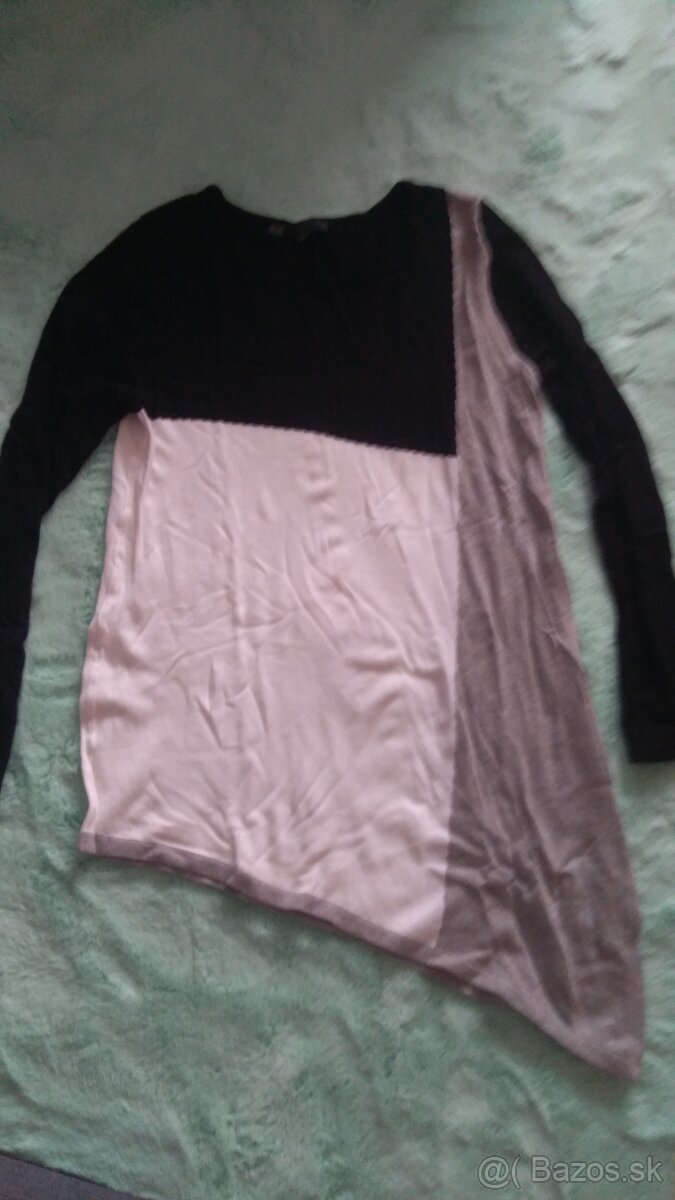 Pulóvre blúzky saty a bundy - 11