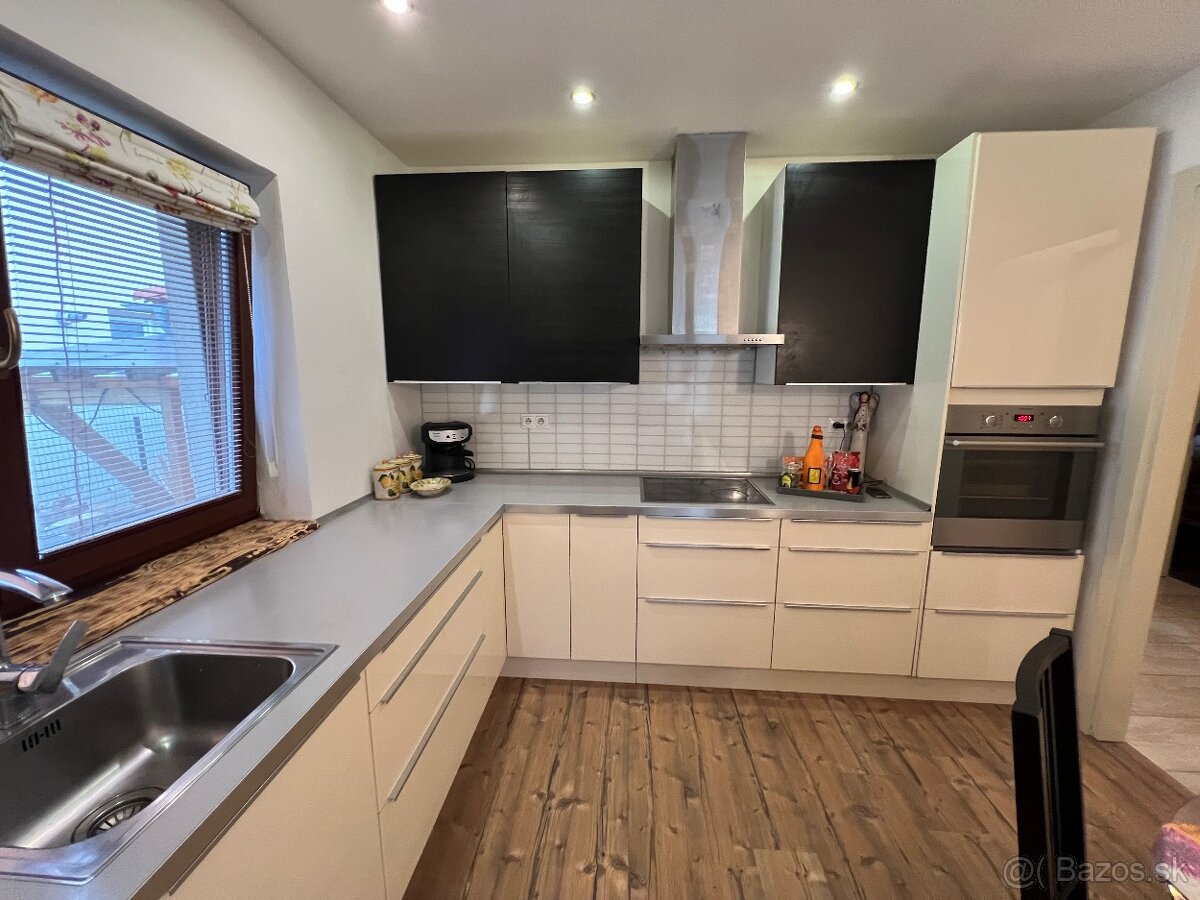 Rezervovaný Na predaj 4 izbový rodinný dom, Veľký Kýr - 11