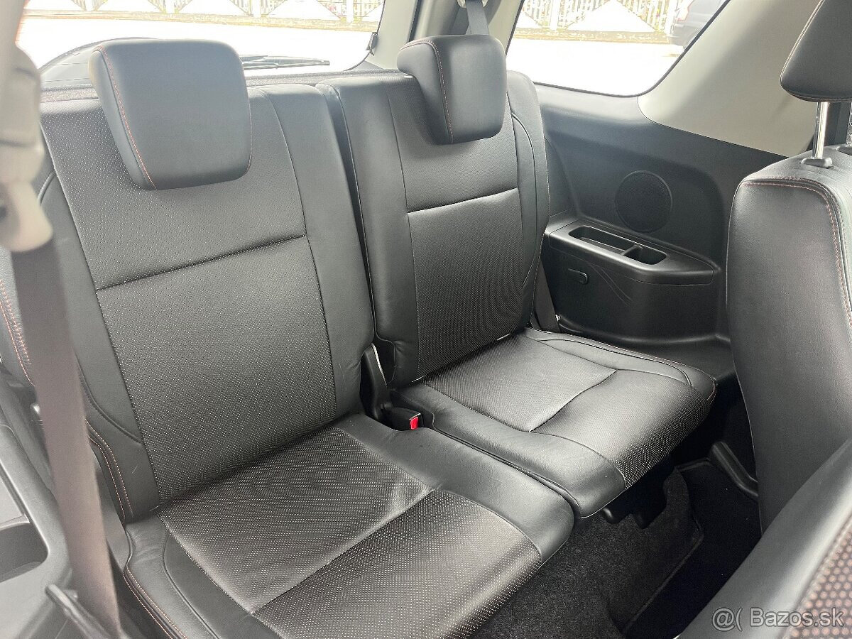 Suzuki Grand Vitara 1.6 benzin 4x4 black and white - 11