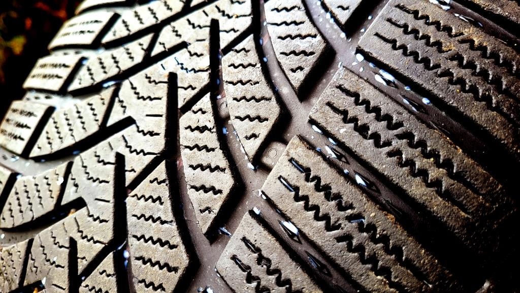 Alu R20 5x108 Volvo XC90 + zimné 275/45R20 - 11