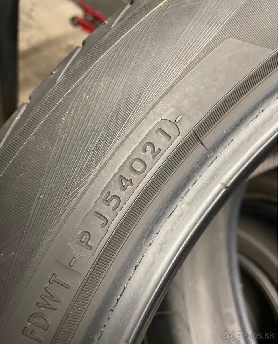 Yokohama 285/40 R21 letné - 11