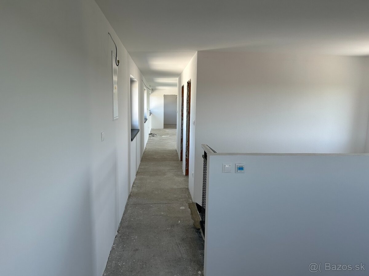 Objekt na bývanie aj podnikanie v Senci - 11