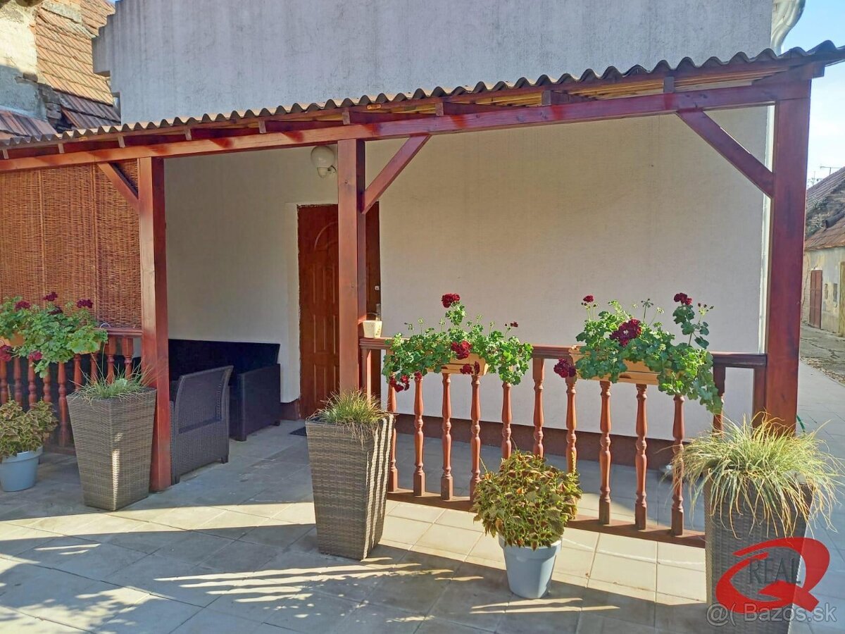 ZARIADENÝ MEZONETOVÝ BYT V RODINNOM DOME - 11