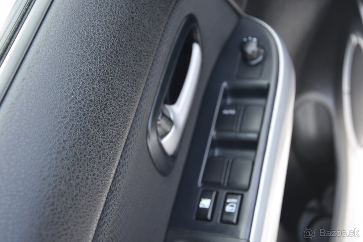 Suzuki Grand Vitara 1.9 DDiS JLX-A - 11