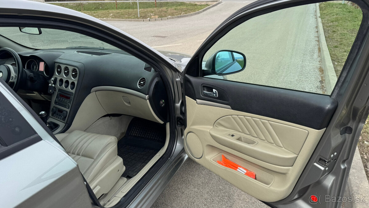 Alfa Romeo 159 1.9 JTD Medium - 11