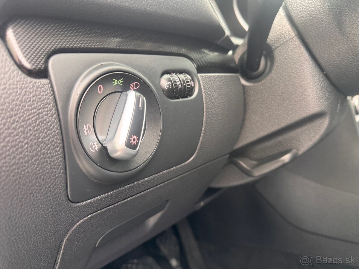 VOLKSWAGEN GOLF VI VARIANT 1.6TDI 77KW 4motion - 11