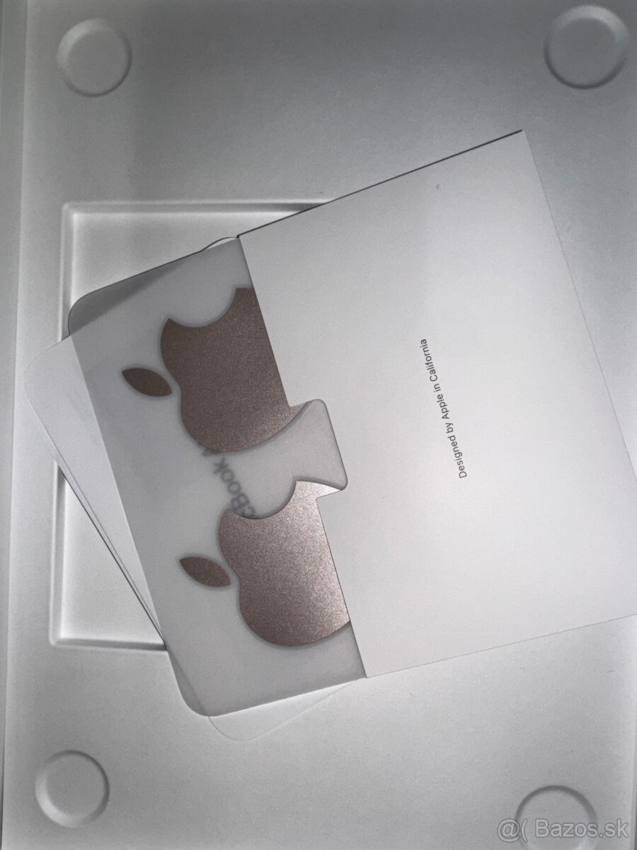 Predám málo používaný MacBook 13” 2024 M3, 256 GB. - 11