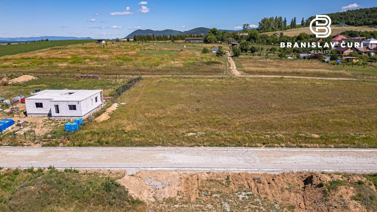 Nová cena. Predaj, stavebný pozemok, rozloha 1032 m2, obec P - 11