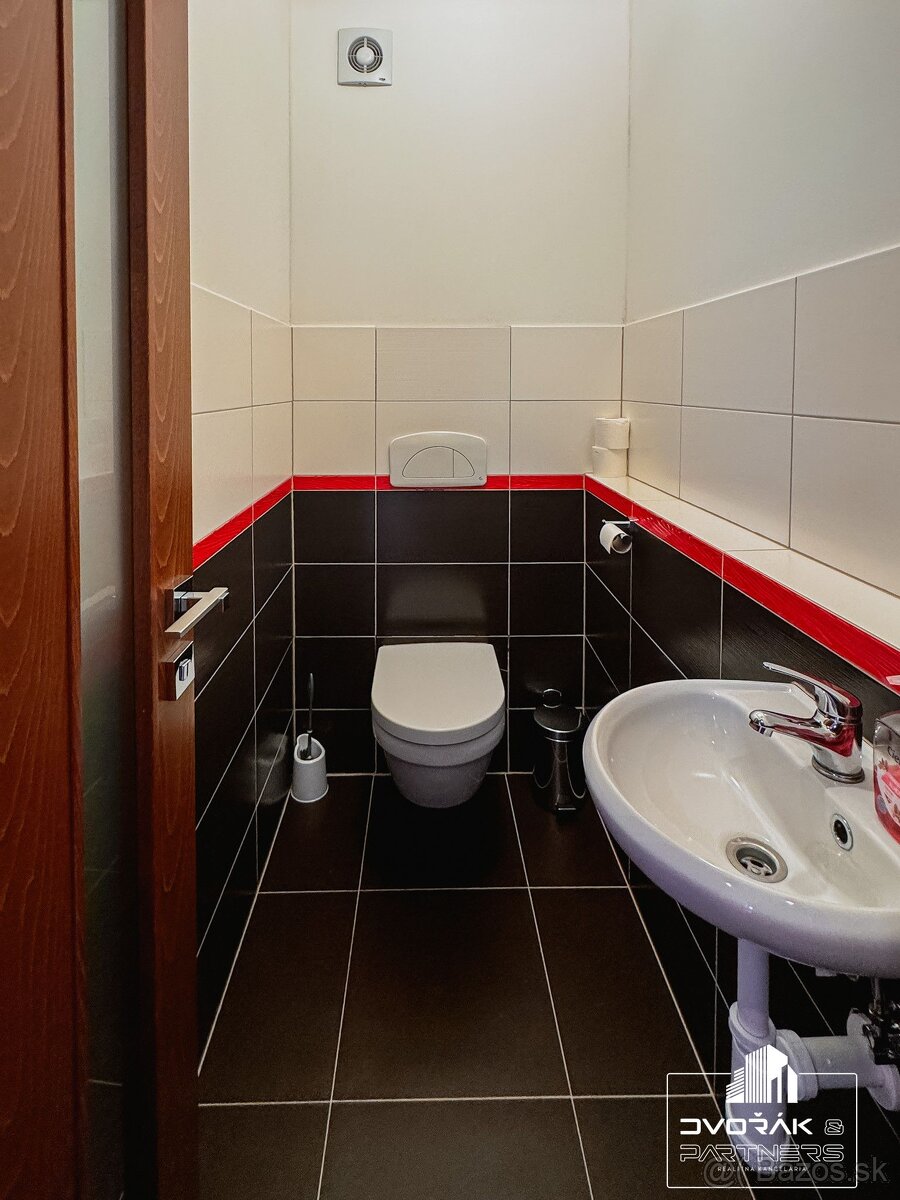 EXKLUZÍVNE 3 izbový byt v centre mesta na Komenského ulic - 11