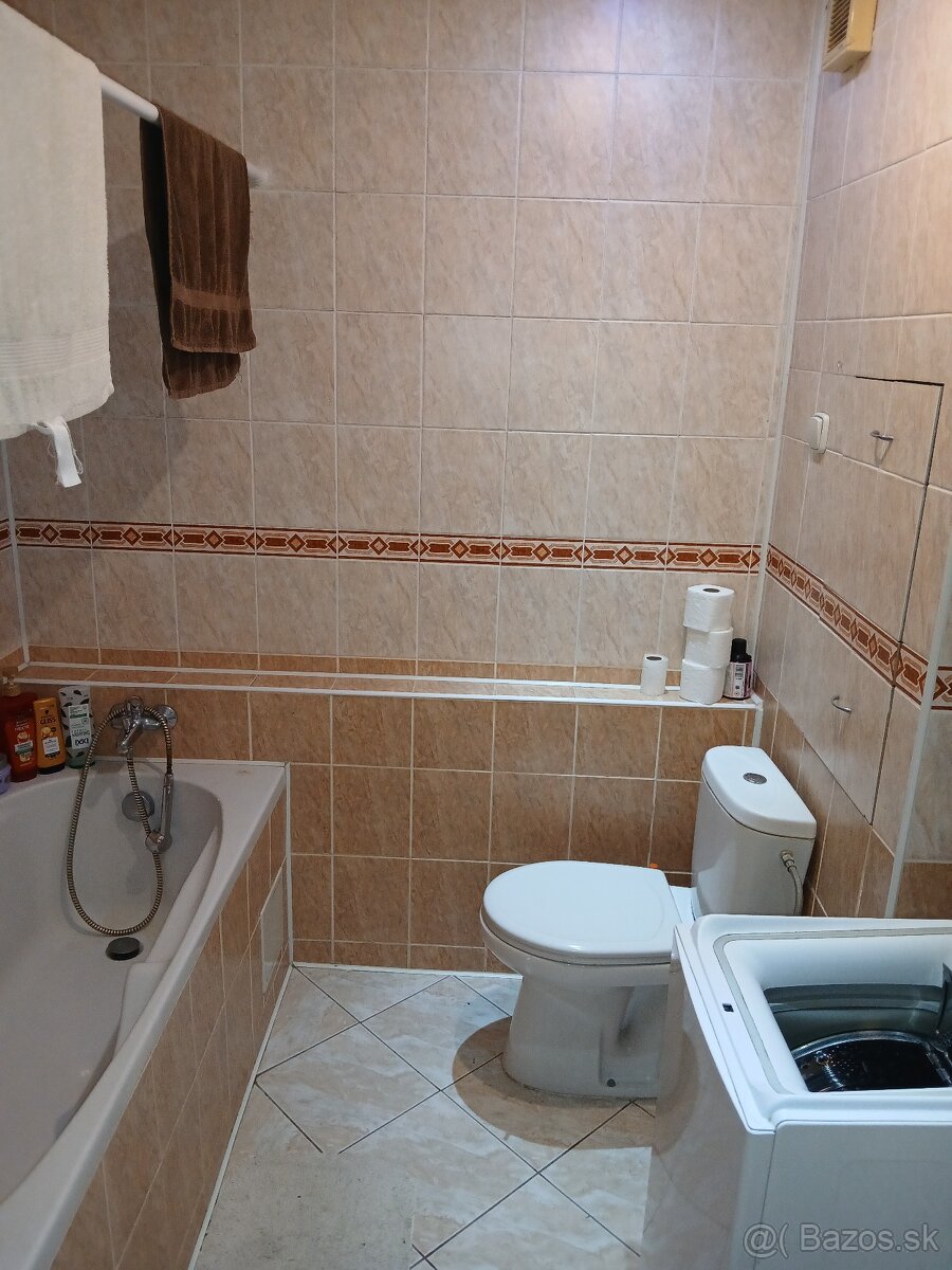 1-izbovy byt 37m2 pri OC Aupark s loggiou - 11