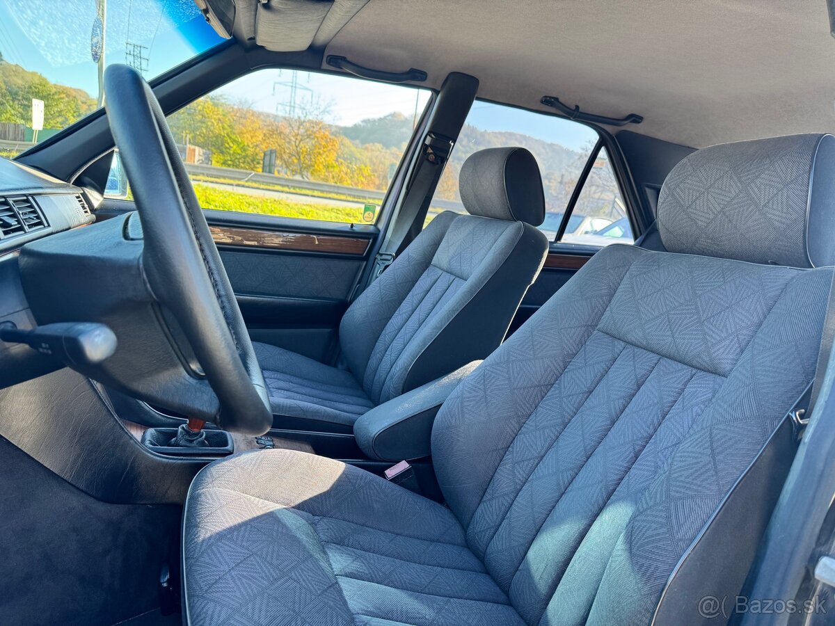 Mercedes w124 E trieda - 11