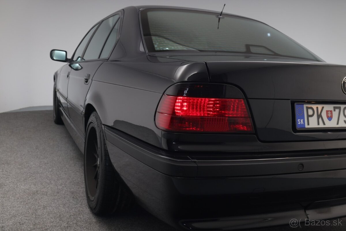 Predám BMW E38 740iL facelift - 11