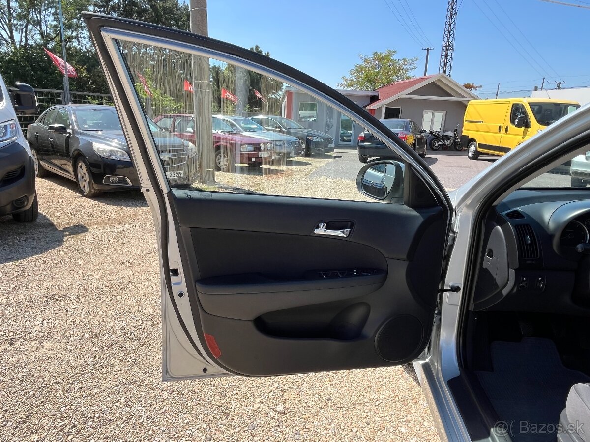 Hyundai i30, 1.6CRDi 66kw - 11