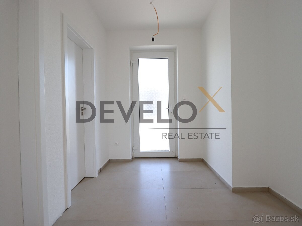 Na predaj moderné novostavby 4-izb RD v obci Malé Leváre - 11