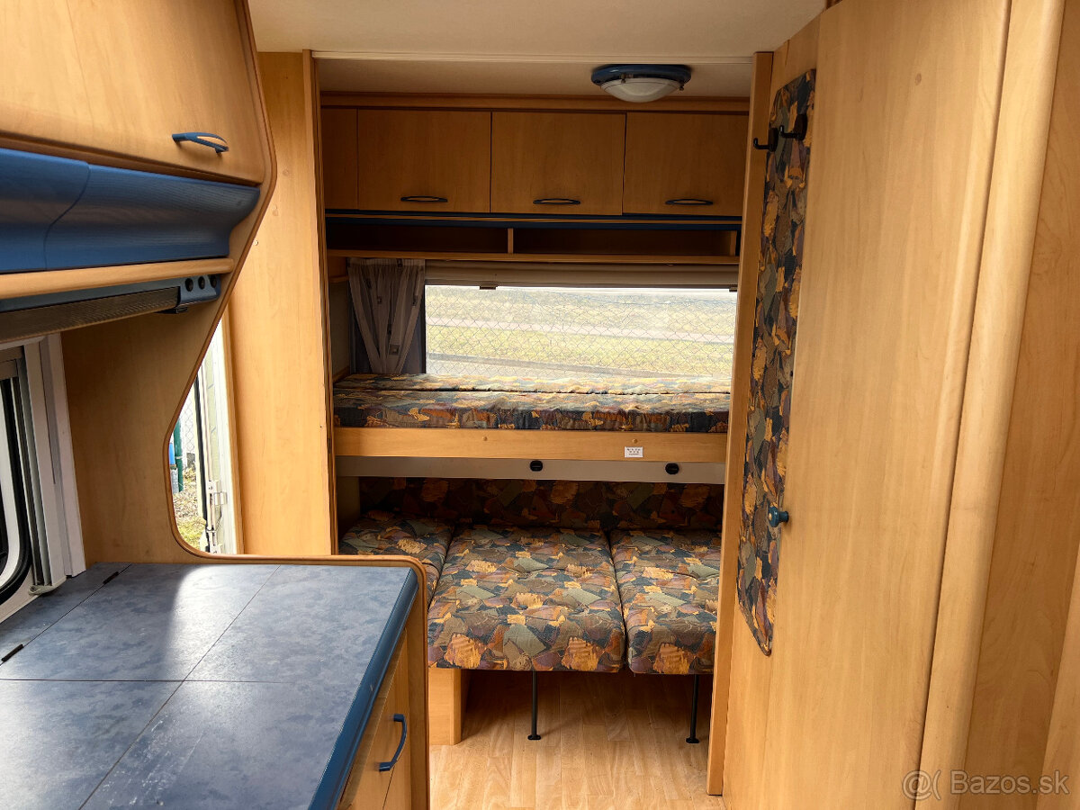 Karavan Hobby De Luxe 400-Palanda, váha 980kg pov. - 11