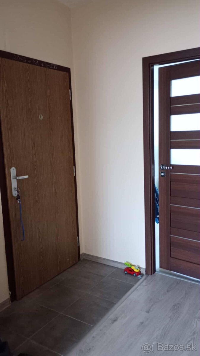 prenájom 3 izbového bytu - 11