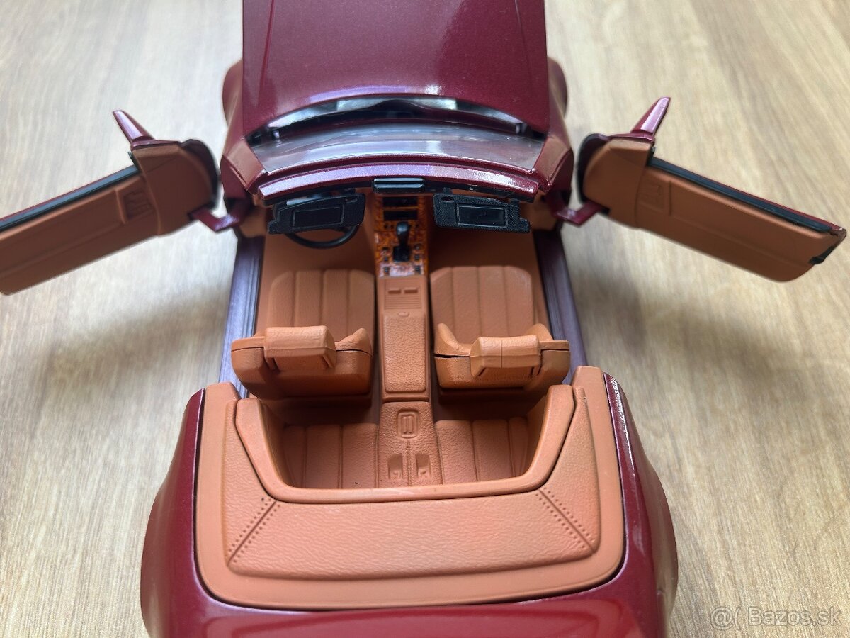 Mercedes-Benz SL500 1:18 Road Tough - 11