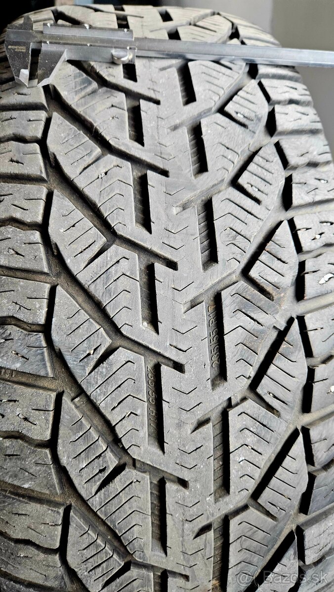 Zimné pneumatiky R17 Suv 235/55 - 11