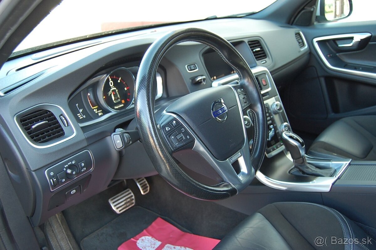 Volvo V60 D3 150PS AT6 R-DESING - 11