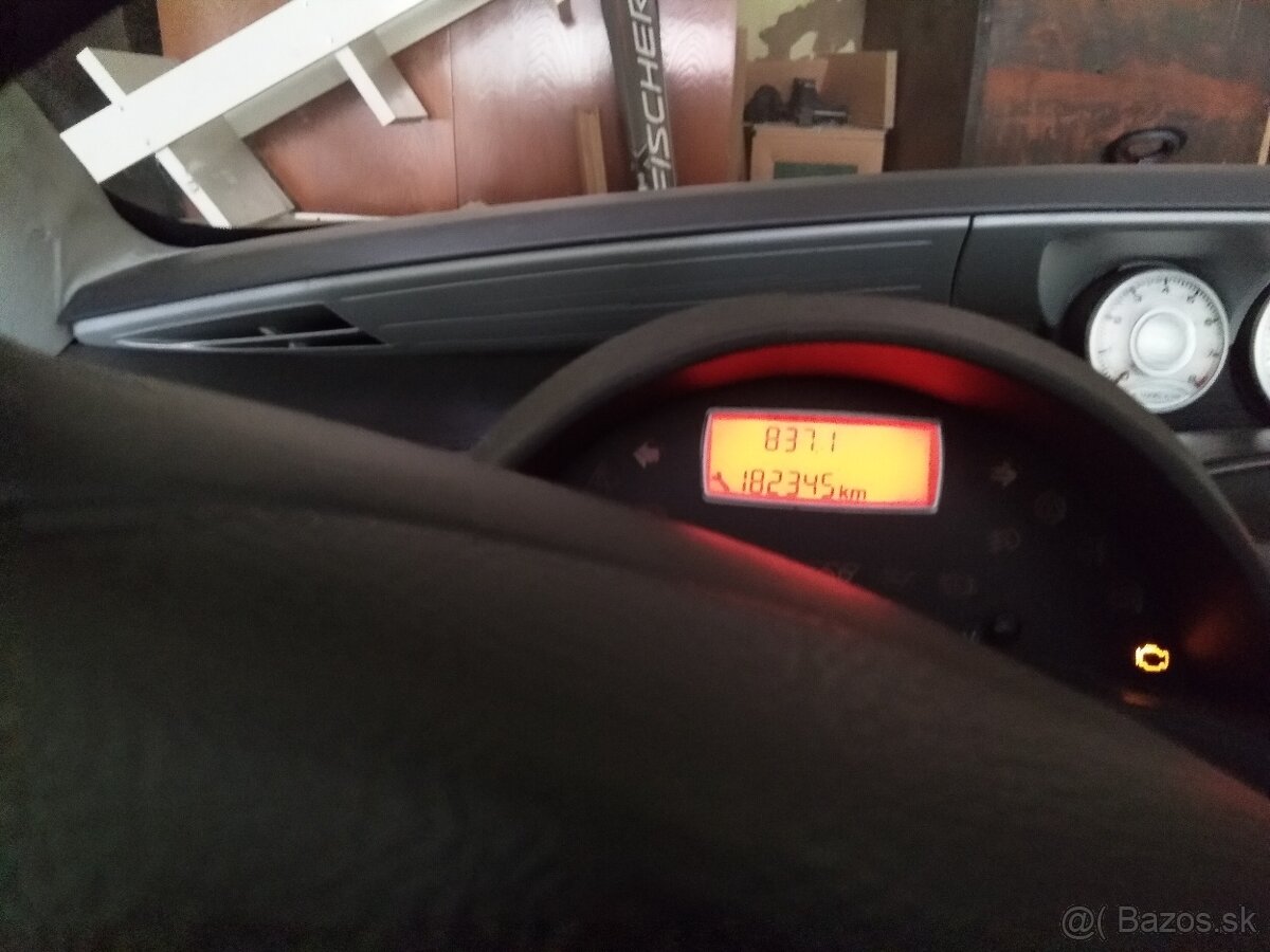 Predám PEUGEOT 8O7, r.v. 2006 - 11