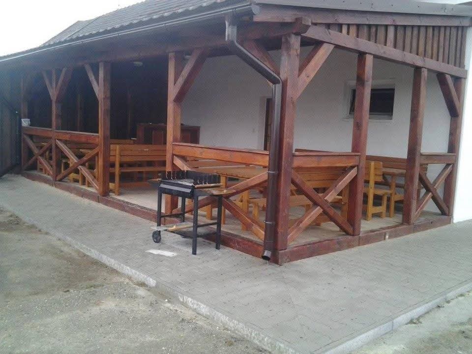 Ponúkam stolárske, tesárske prace - 11