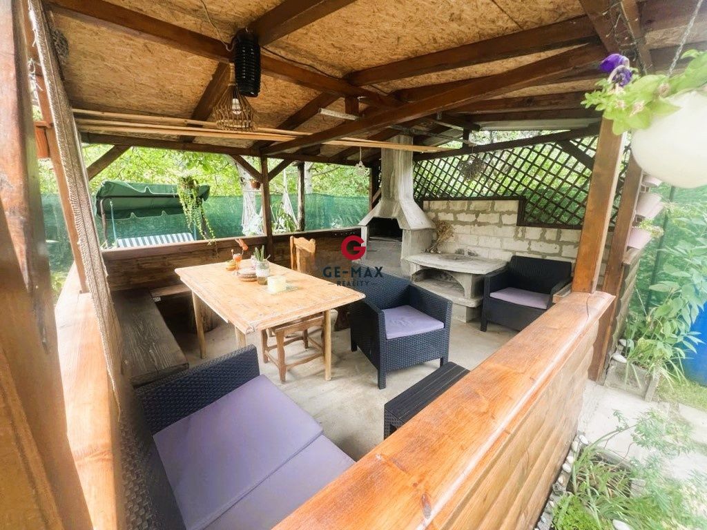 Chata ako stvorená na oddych aj bývanie – Kaluža, len pár mi - 11