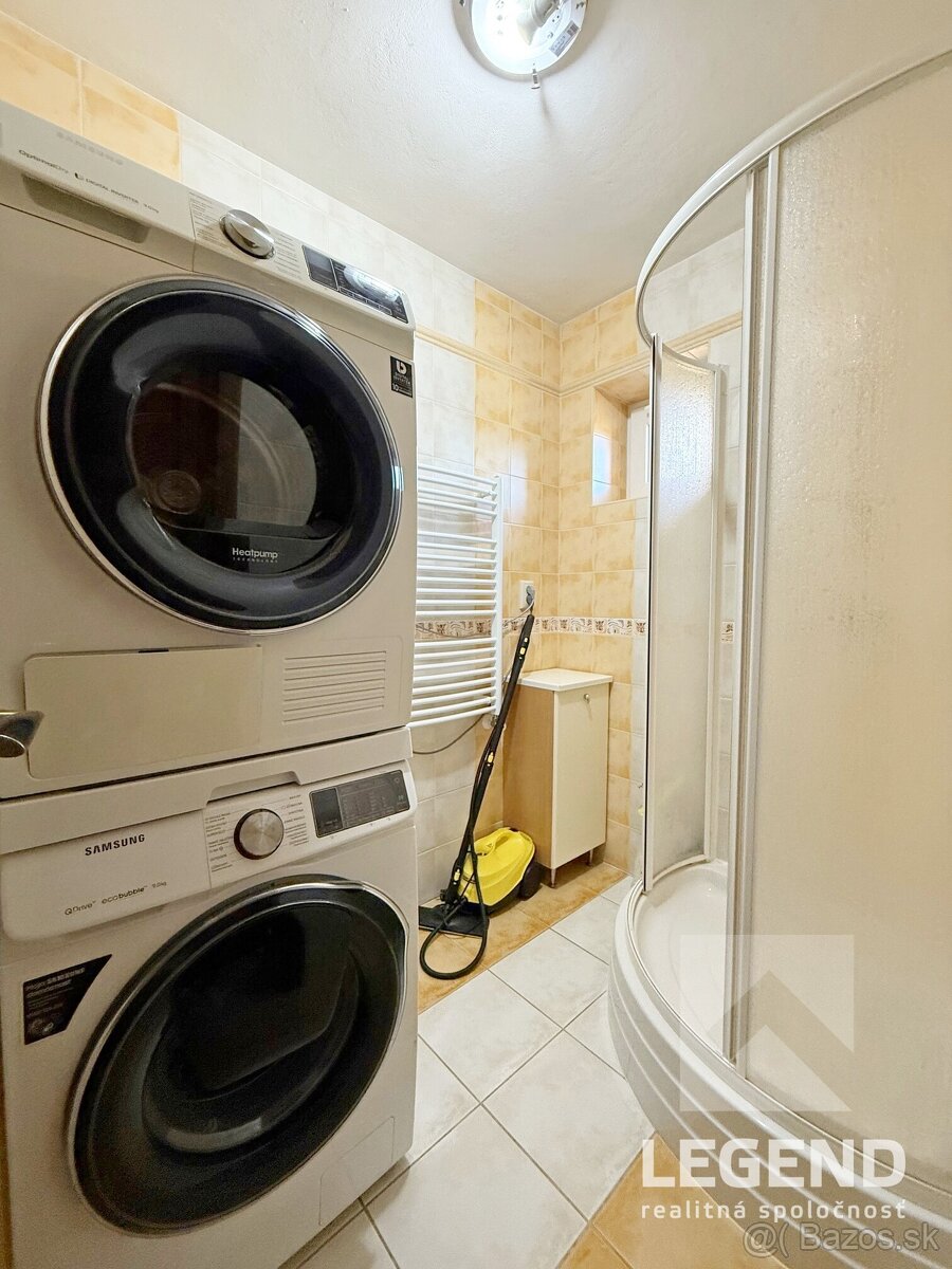 Veľký dom 5i+1 RD v Krajnom - 455m2, garáž, veľká terasa - 11