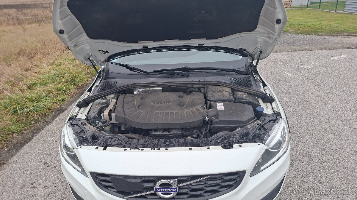 Volvo V60 Cross Country D4 Momentum AWD - 11