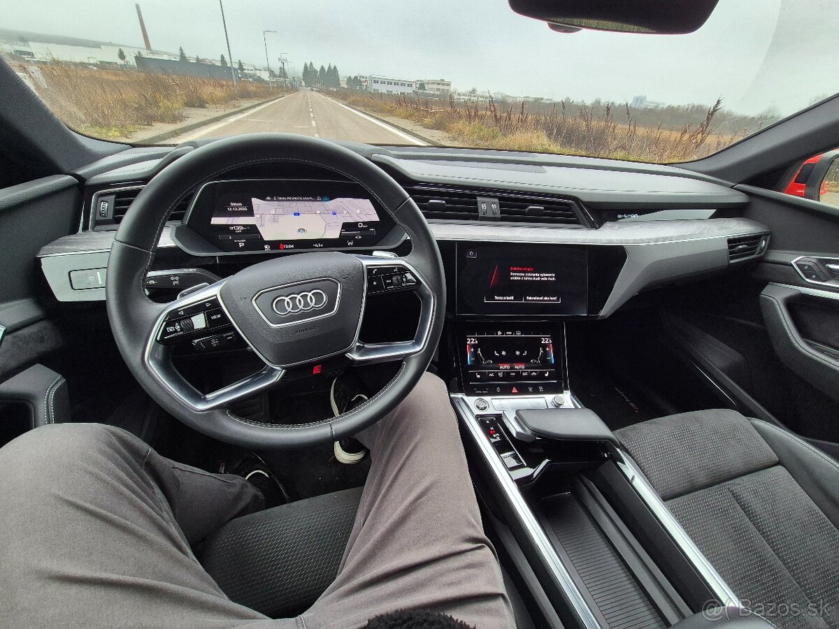 Audi e-tron 55 s-line matrix B&O ambi - 11