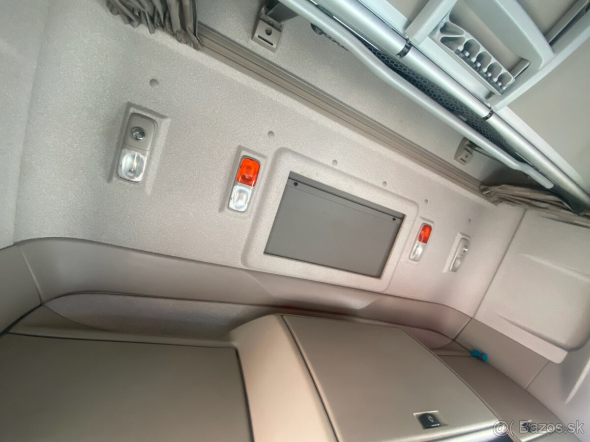 DAF XF 460 Low Deck - 11