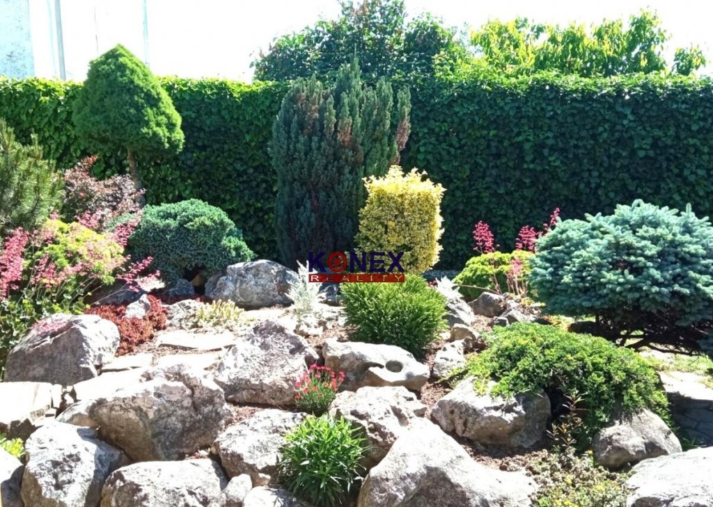 NA PREDAJ Nadštandardný rodinný dom v meste SEČOVCE - 11