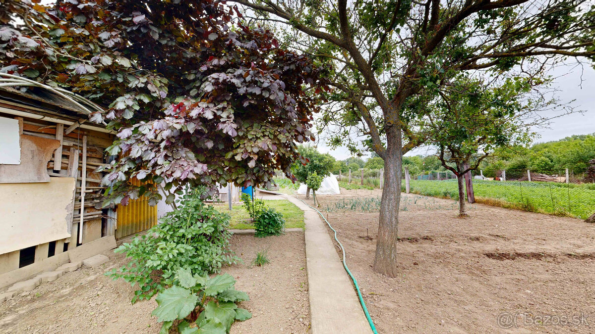 3-izbový rodinný dom s veľkým pozemkom 1454 m² - 11