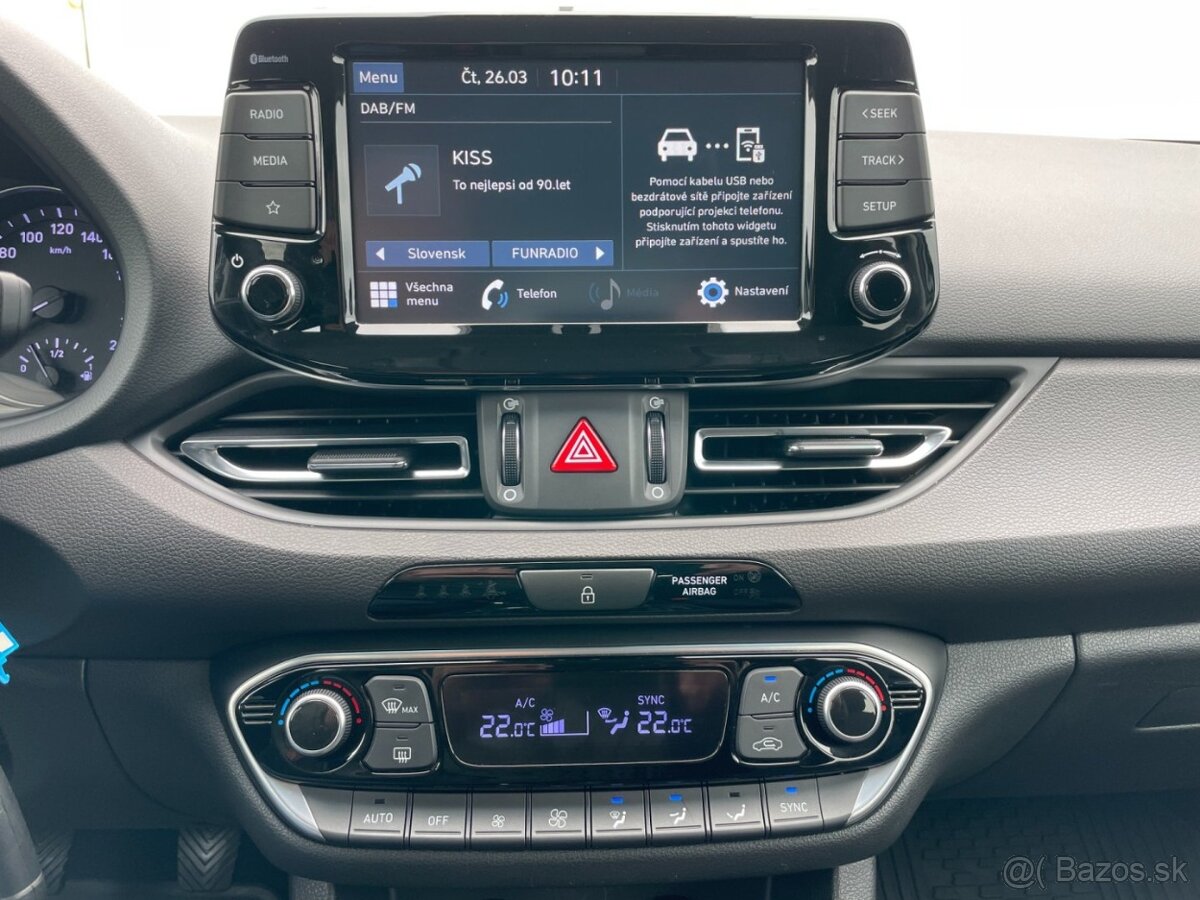 Hyundai i30 Com. 1.6CRDi ČR SMART+ 1.maj Tažné - 11