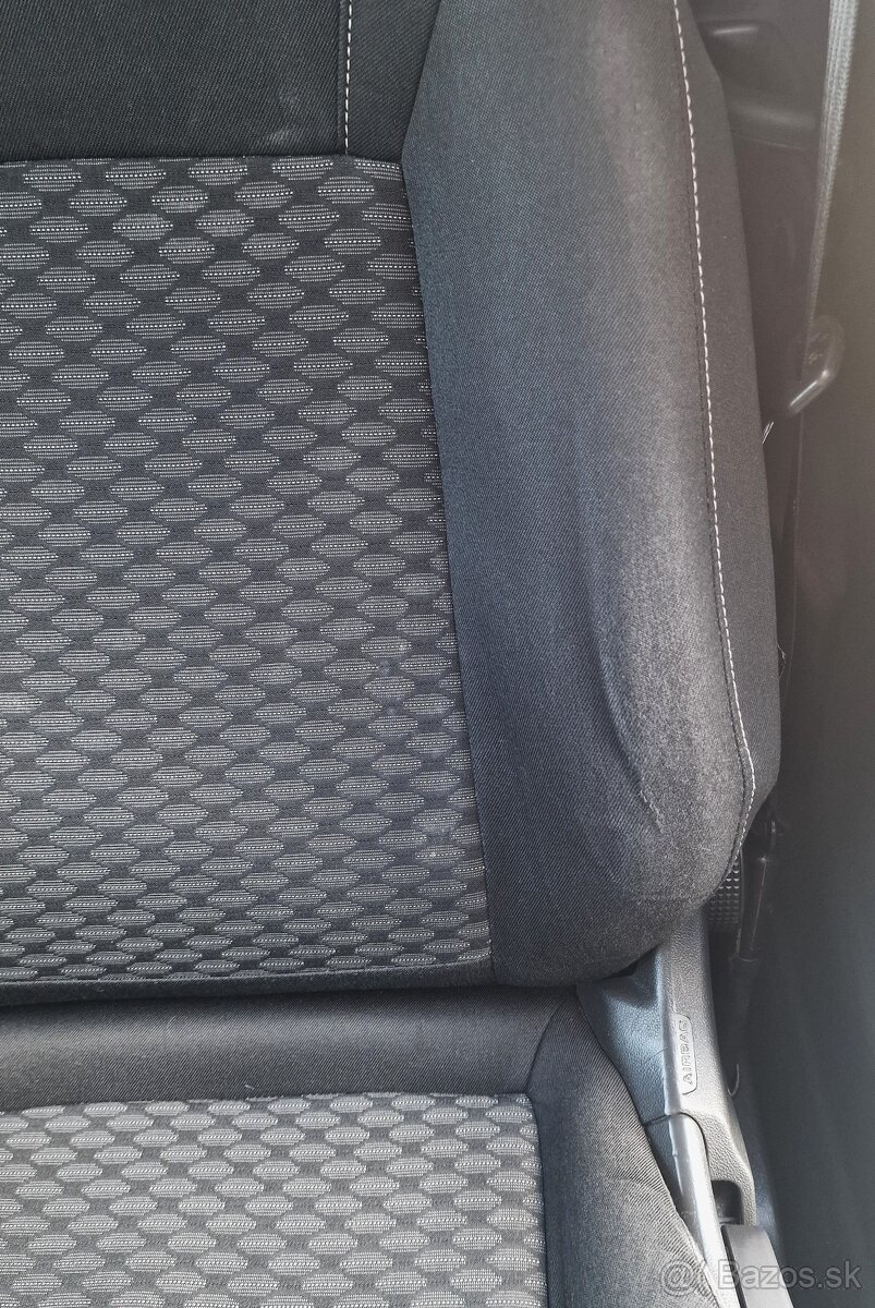 Opel Astra 1.4i Selection 74kW 5dv M5 SR voz - 11